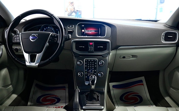 Volvo V40 10 of 23