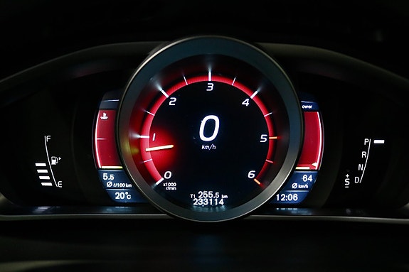 Volvo V40 12 of 23