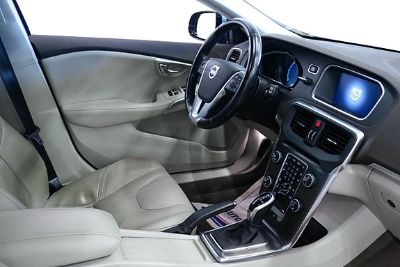 Volvo V40 7 of 23