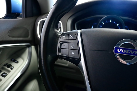 Volvo V40 14 of 23