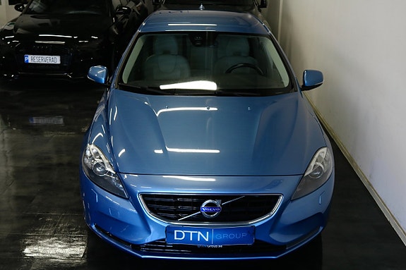 Volvo V40 6 of 23