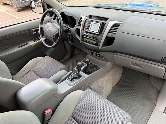 Toyota HiLux 22 of 24