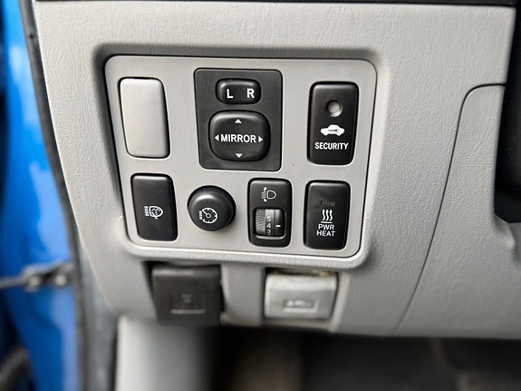 Toyota HiLux 20 of 24