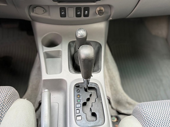 Toyota HiLux 23 of 24
