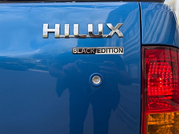 Toyota HiLux 9 of 24