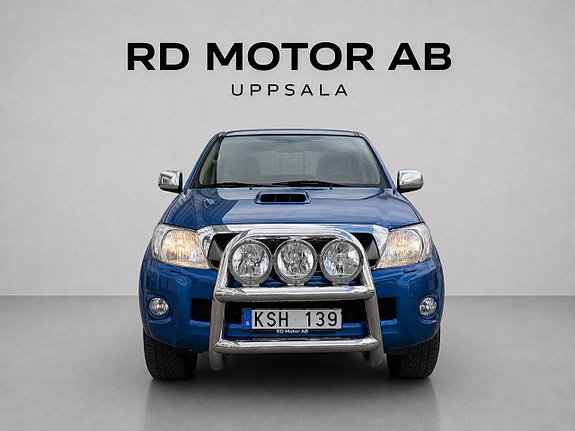 Toyota HiLux 3 of 24