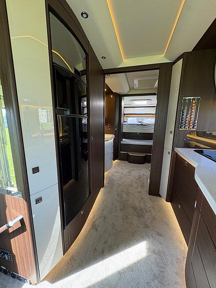 Morelo EMPIRE LINER 110 GSB 8 of 13