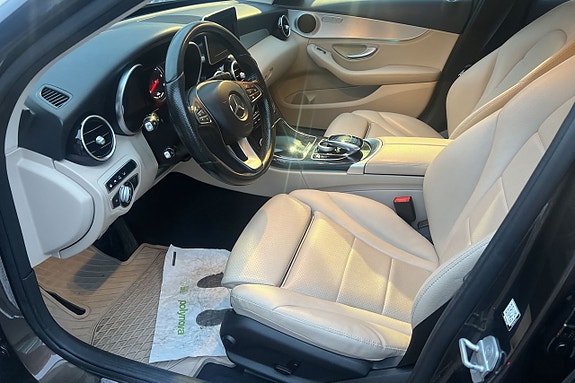 Mercedes-Benz C300 12 of 26