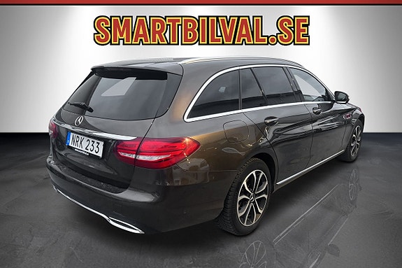 Mercedes-Benz C300 4 of 26