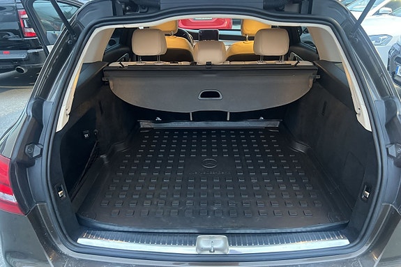 Mercedes-Benz C300 17 of 26