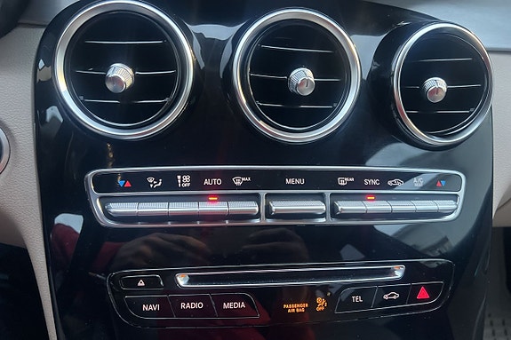 Mercedes-Benz C300 22 of 26