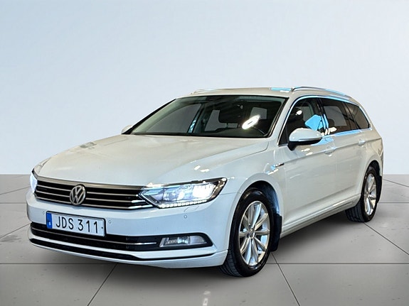Volkswagen Passat 16 of 21