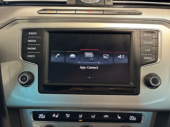 Volkswagen Passat 15 of 21