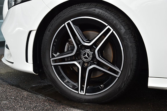 Mercedes-Benz A180 9 of 29