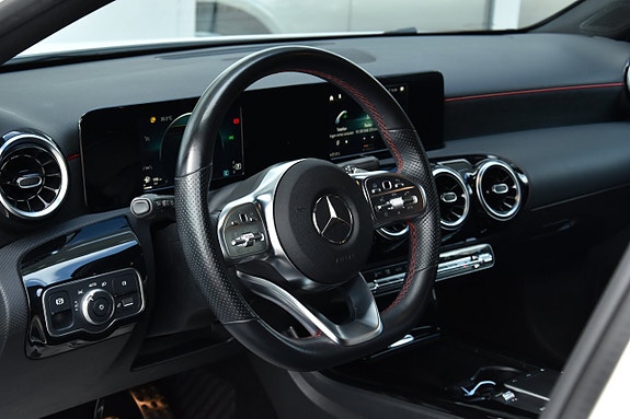 Mercedes-Benz A180 10 of 29