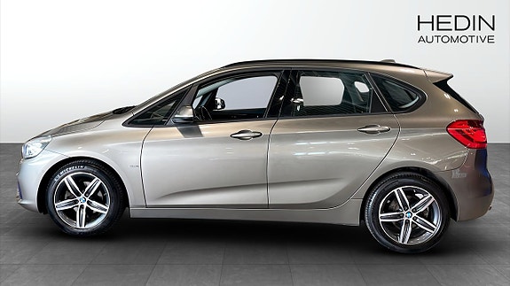 BMW 216d 6 of 9
