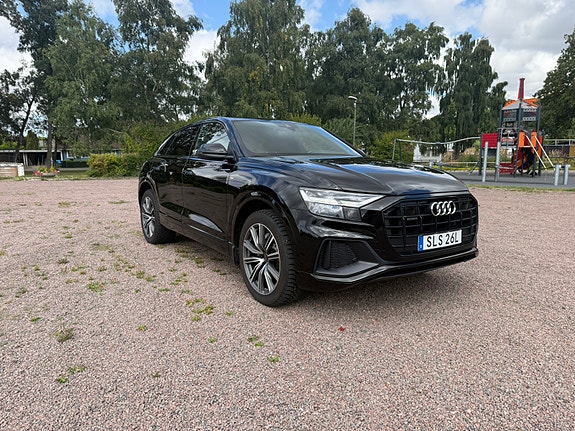 Audi Q8 2 of 10