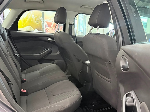 Ford Focus 12 of 15