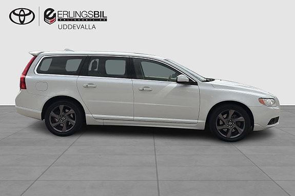 Volvo V70 13 of 16