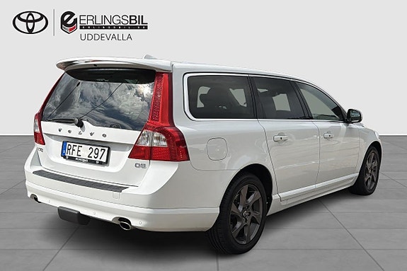 Volvo V70 12 of 16