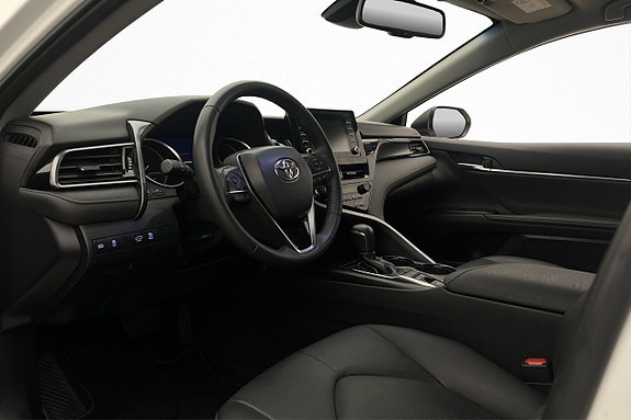 Toyota Camry 9 of 24