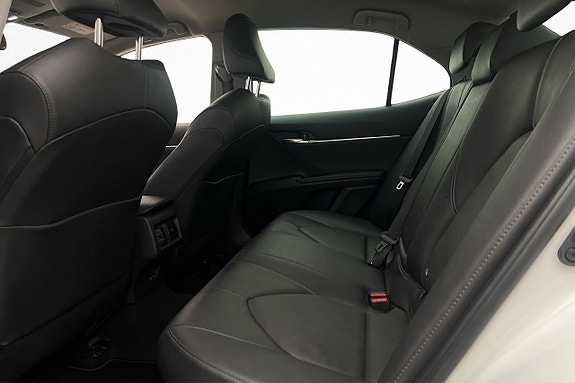 Toyota Camry 12 of 24