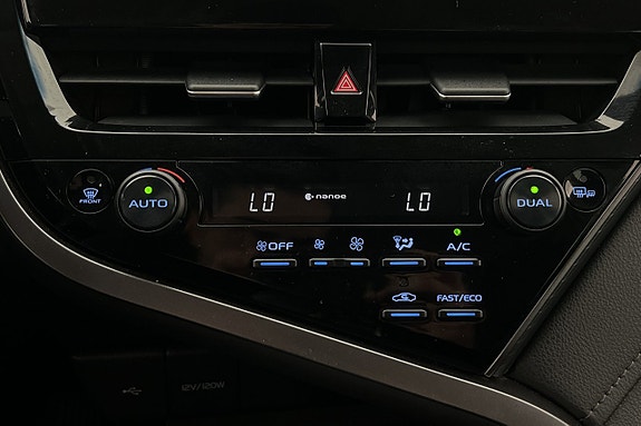 Toyota Camry 23 of 24