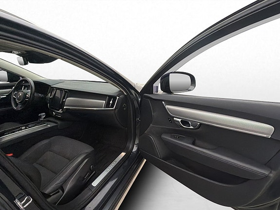 Volvo V90 Cross Country 30 of 30