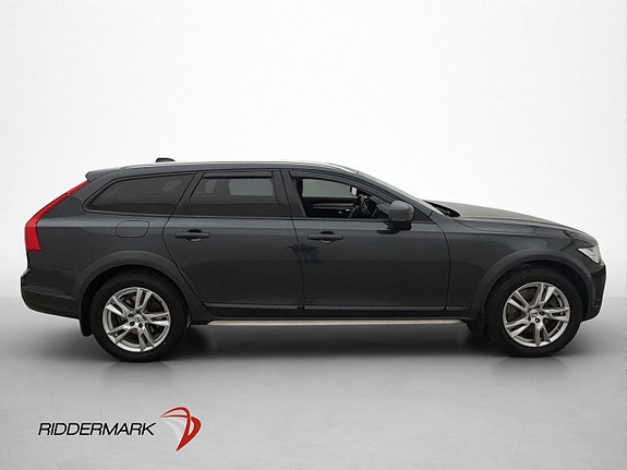 Volvo V90 Cross Country 9 of 30