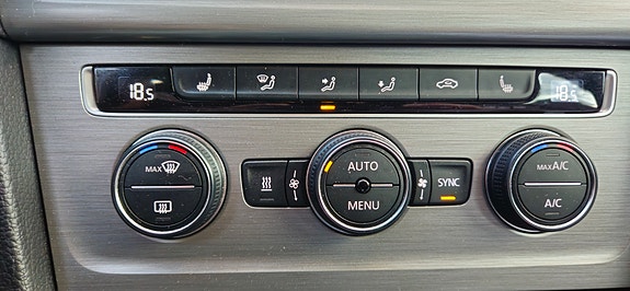 Volkswagen Golf VII 4 of 10