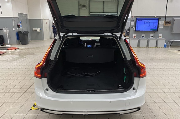 Volvo V90 7 of 15