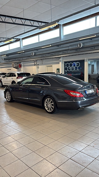 Mercedes-Benz CLS350 7 of 9