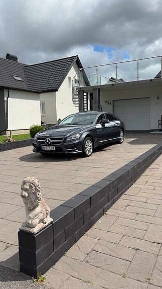 Mercedes-Benz CLS350 8 of 9