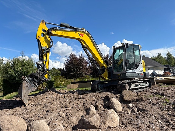 Grävmaskin Wacker Neuson ET 90 med flertalet redskap 2 of 5