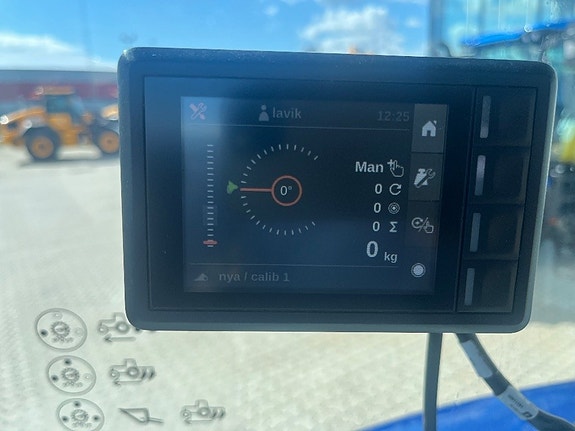 New Holland T6.180 AC Blue Power 9 of 12