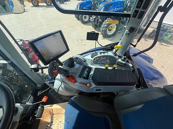 New Holland T6.180 AC Blue Power 7 of 12
