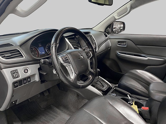 Mitsubishi L200 8 of 26