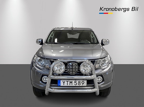 Mitsubishi L200 2 of 26