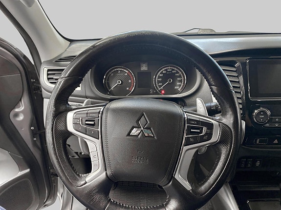Mitsubishi L200 14 of 26