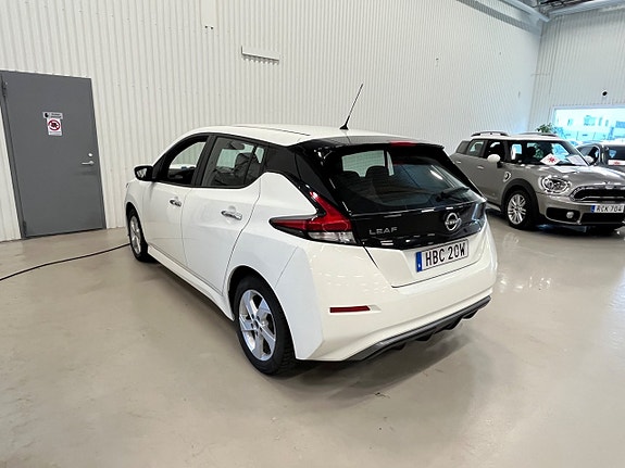 Nissan Leaf 6 of 8