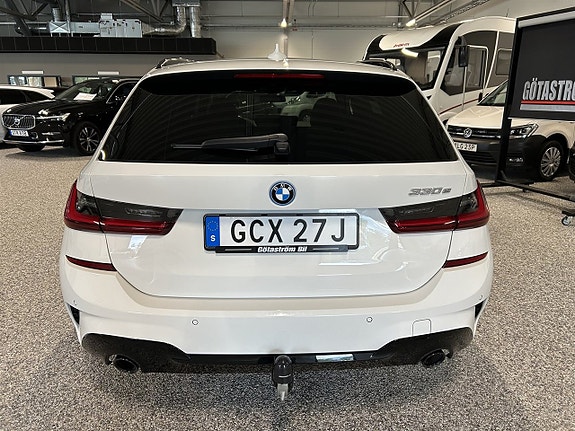 BMW 330e 3 of 27