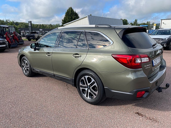 Subaru Outback 3 of 5