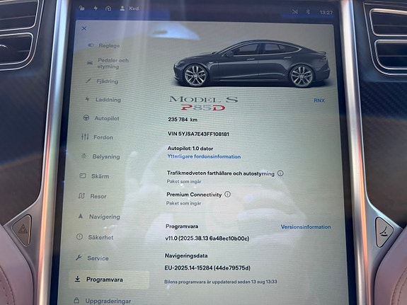 Tesla Model S 13 of 18