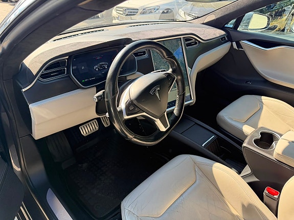 Tesla Model S 9 of 18
