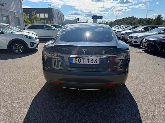 Tesla Model S 3 of 18
