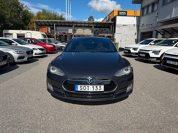 Tesla Model S 7 of 18