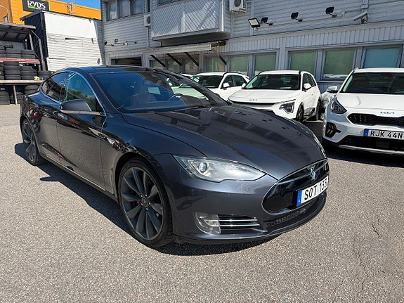 Tesla Model S 6 of 18