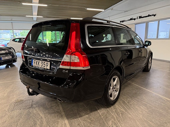 Volvo V70 3 of 20