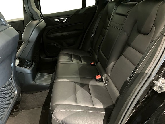 Volvo V60 7 of 16