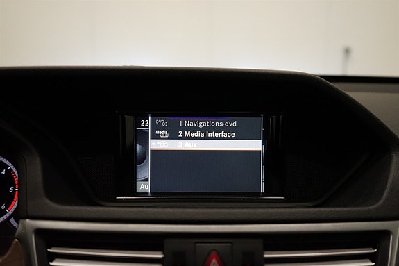 Mercedes-Benz E220 11 of 18
